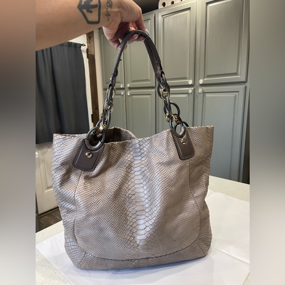 Coach Snakeskin Embossed Shoulder Bag GUC - Picture 4 of 12